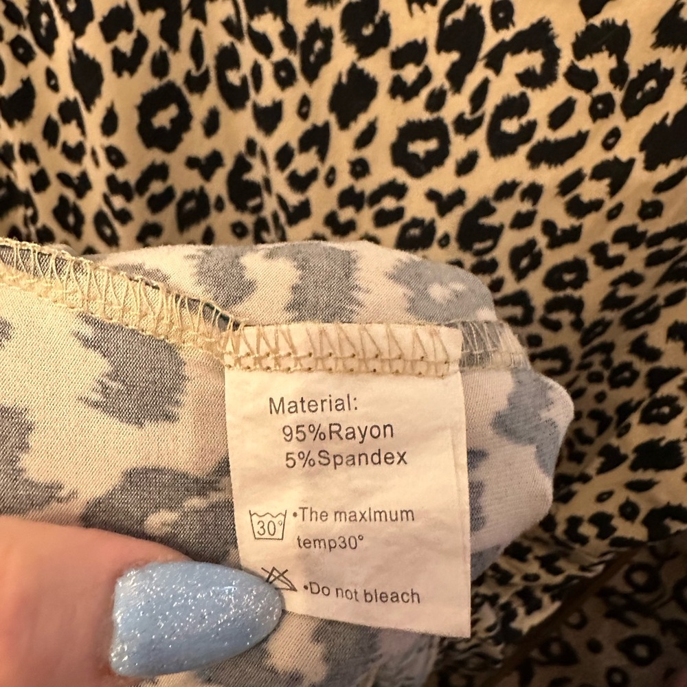Buy me! Plus size leopard print dress - Picture 5 of 7